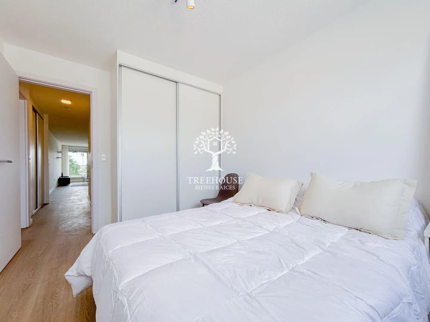 Apartamento de 2 dormitorios con terraza en Cordón 3