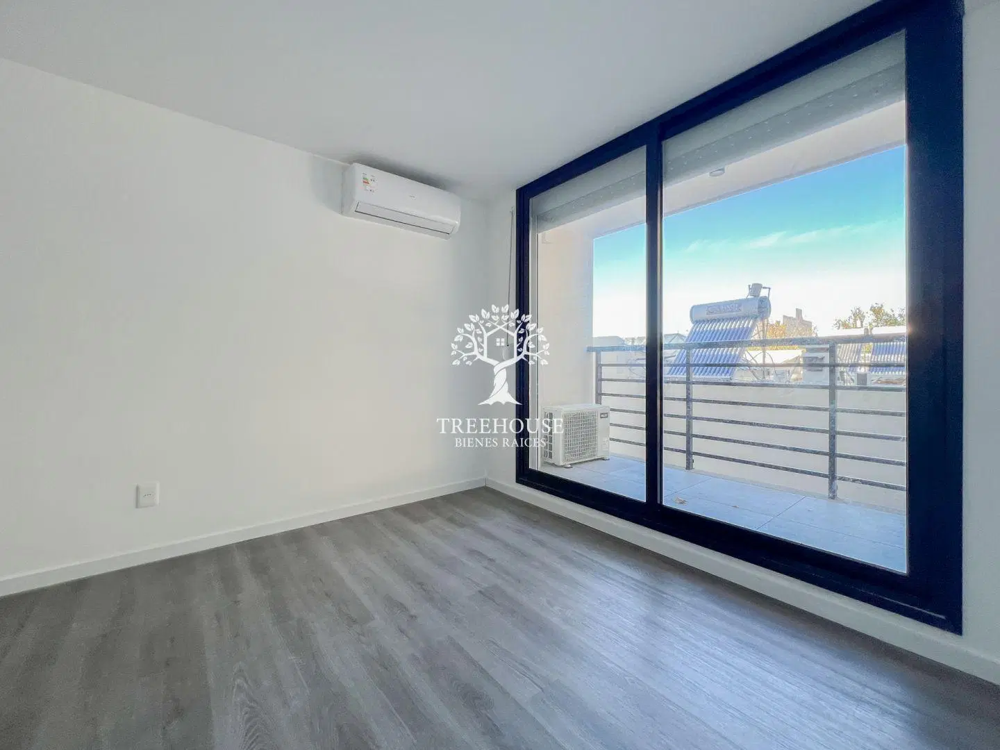Alquiler de Apartamento de 1 Dormitorio con Garaje en Cordón 2