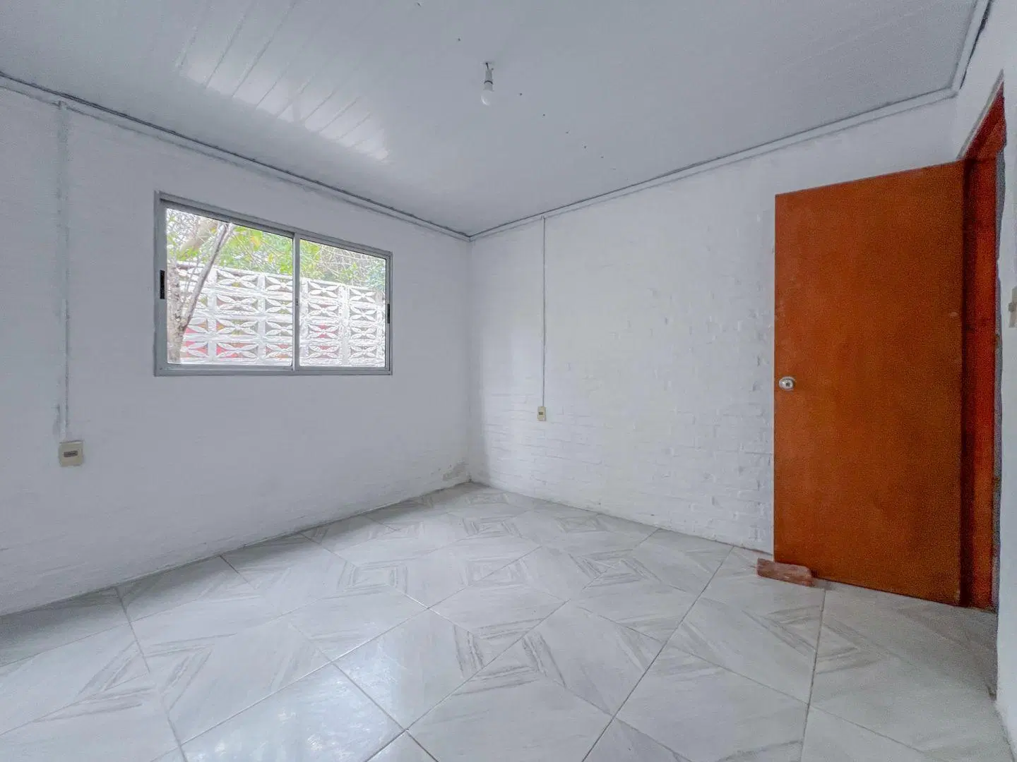 Alquiler de Casa de 2 Dormitorios + Monoambiente con Patio y Parrillero en Neptunia 5