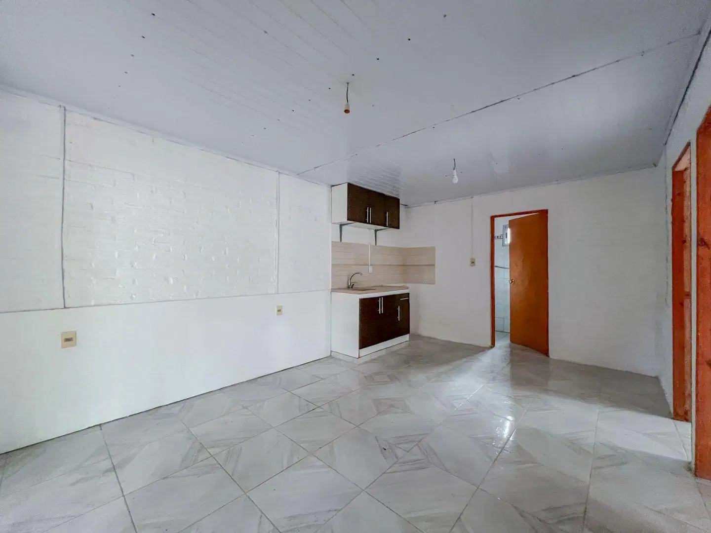 Alquiler de Casa de 2 Dormitorios + Monoambiente con Patio y Parrillero en Neptunia 2