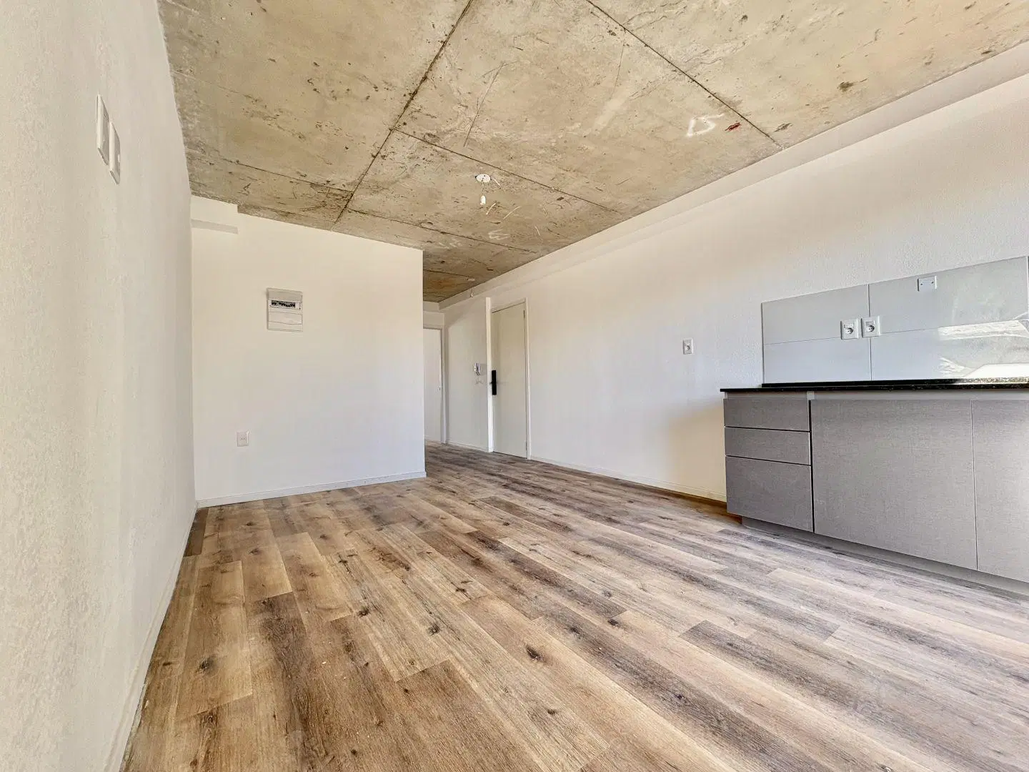 Alquiler apartamento 1 dormitorio con cochera y patio Tres Cruces 2