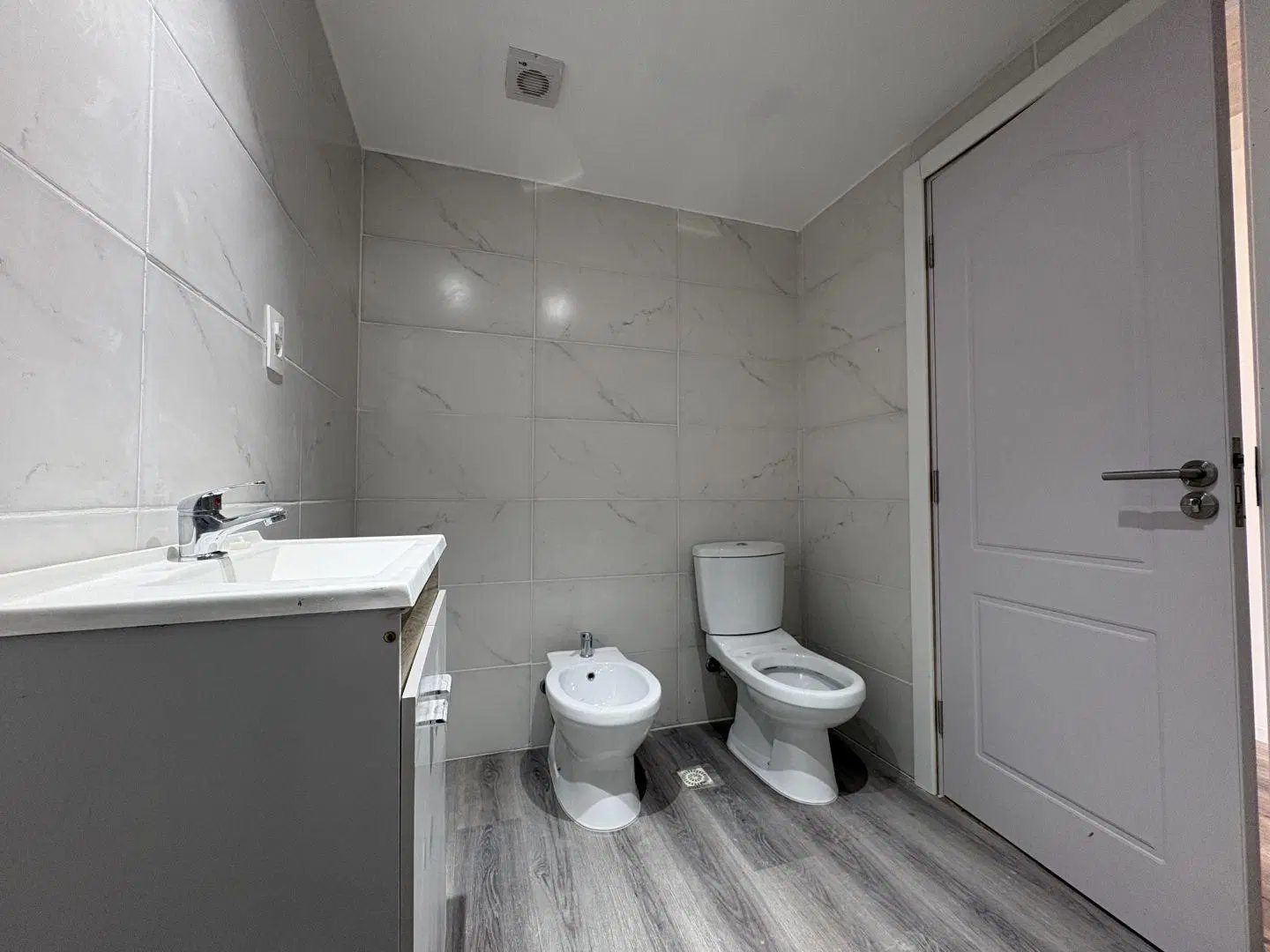 Alquiler apartamento 1 dormitorio con cochera y patio Tres Cruces 5