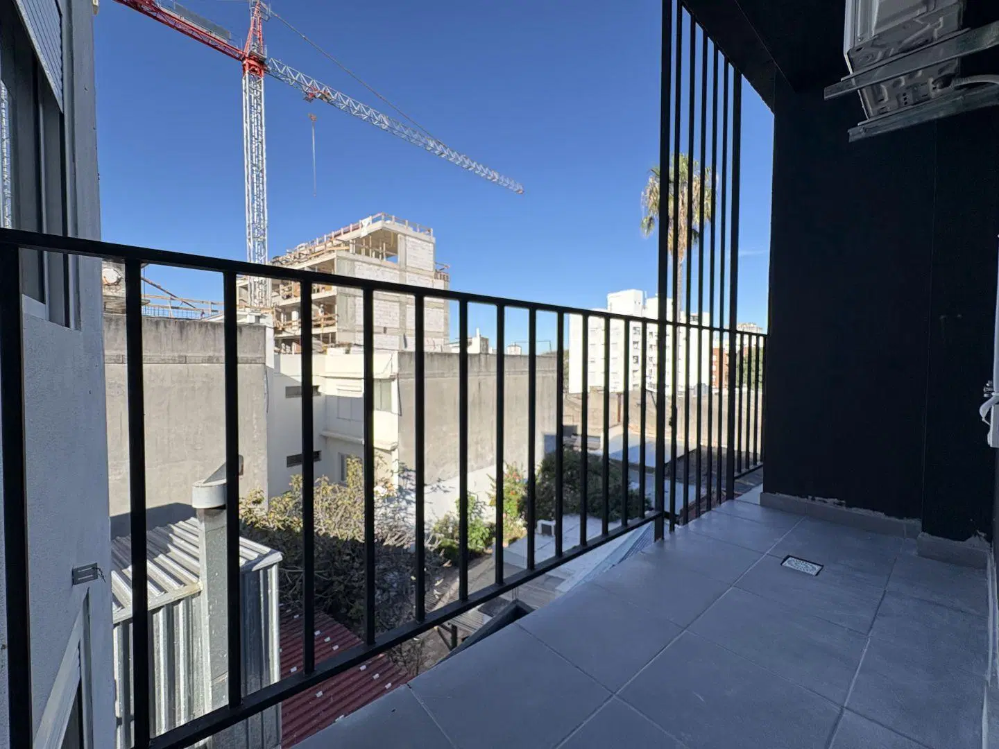 Venta apartamento 2 dormitorios con garaje Tres Cruces 3