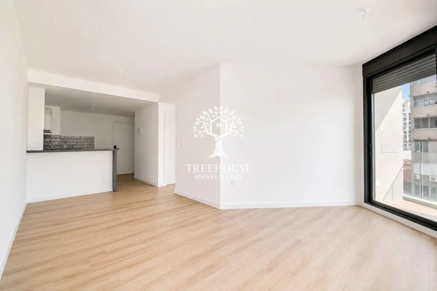 Alquiler apartamento 2 dormitorios y garaje en Tres Cruces 4