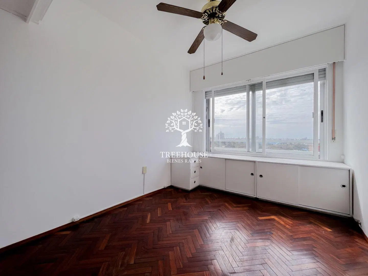 Alquiler de apartamento de 2 dormitorios con excelente vista 1