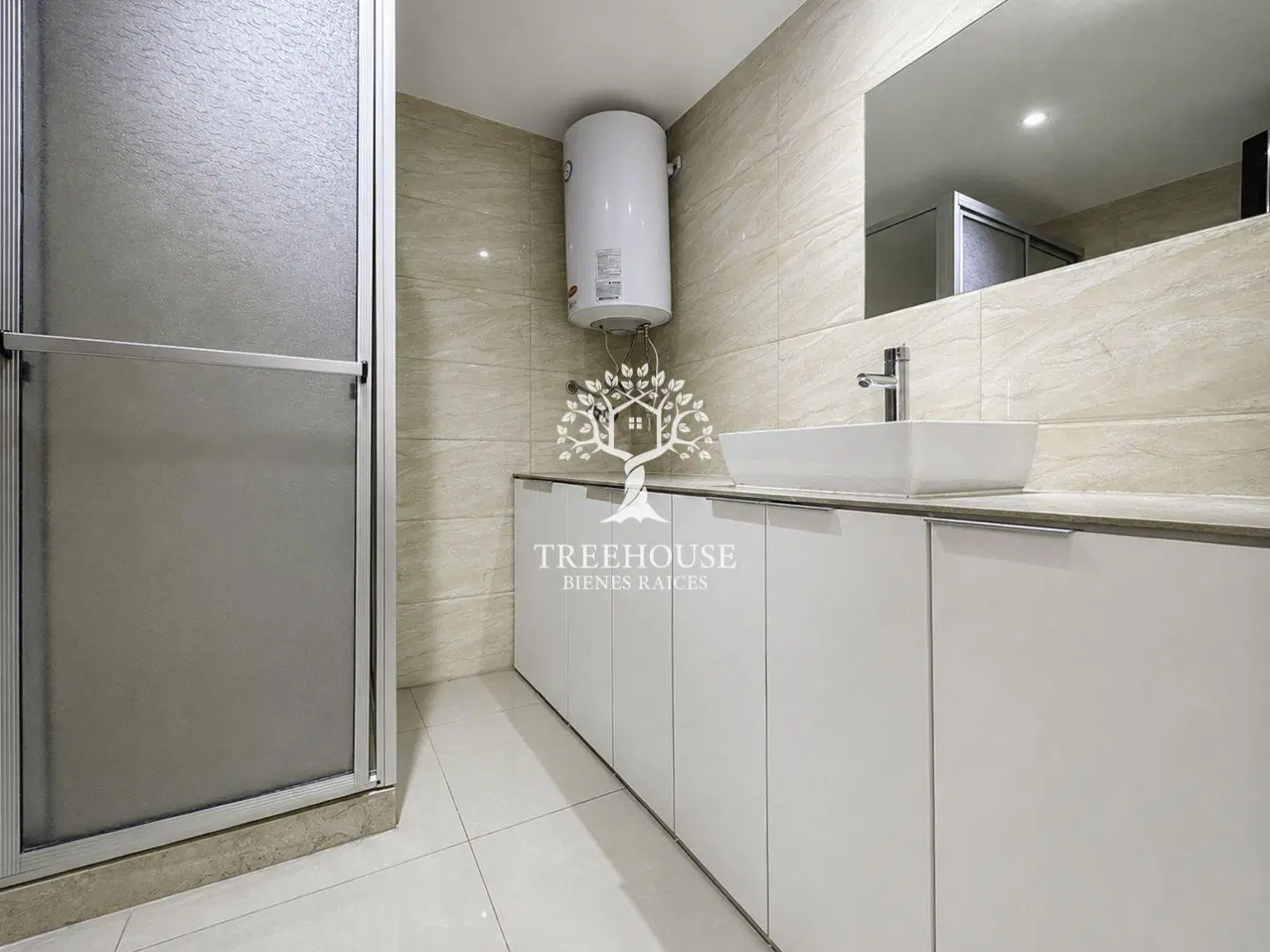 Venta apartamento 2 dormitorios con garaje Tres Cruces 5