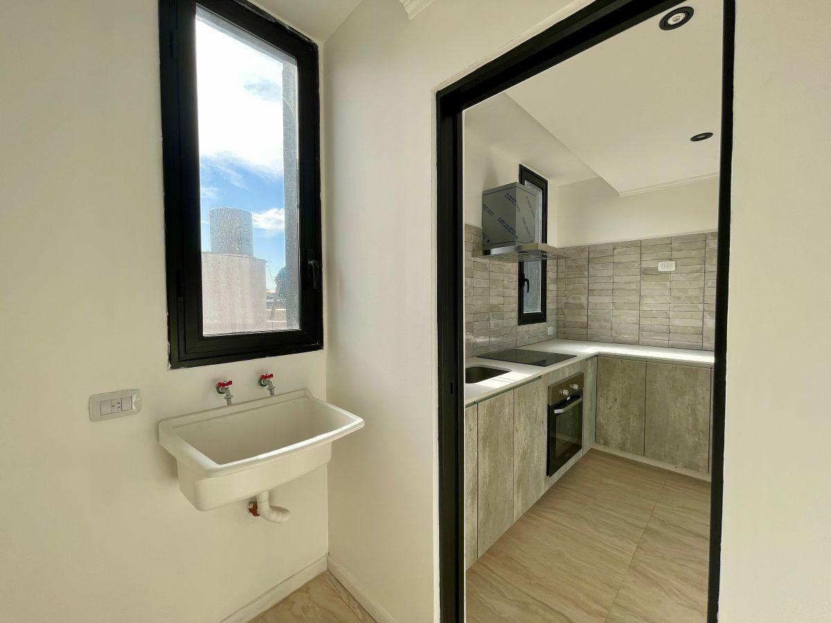 Triplex de 90 m² con 2 dormitorios en venta en Semicentro