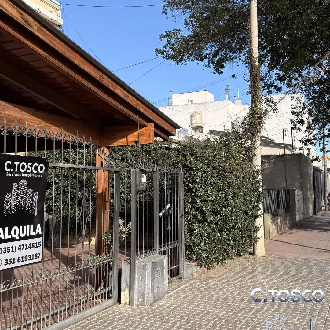 Alquilo casa en barrio Alta Córdoba 3