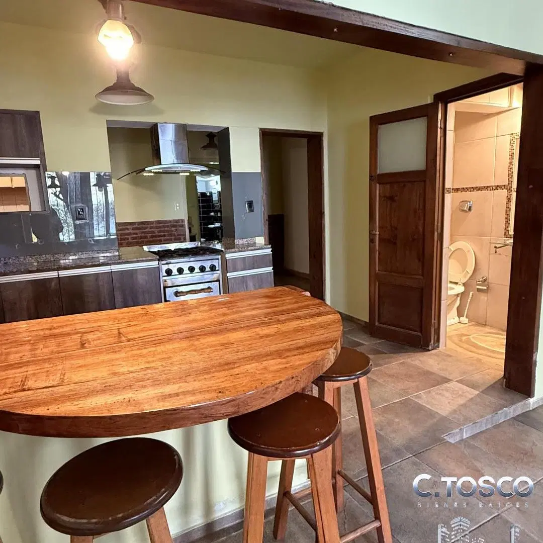 Alquilo casa en barrio Alta Córdoba 4