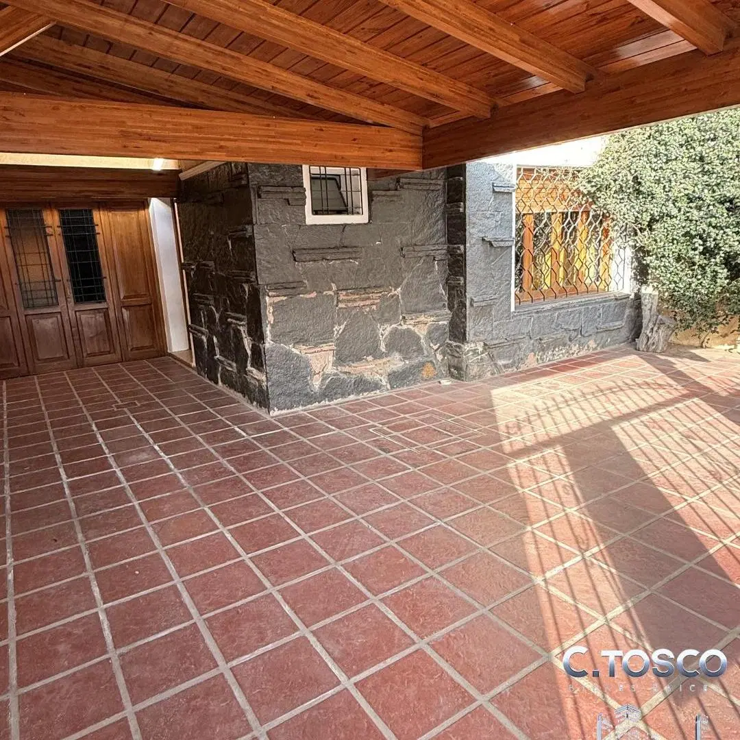 Alquilo casa en barrio Alta Córdoba 2