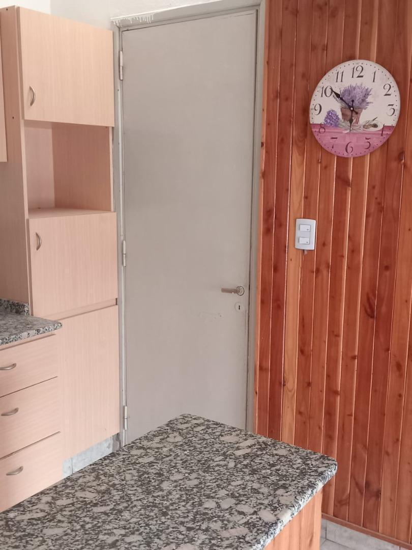 Foto de Alquiler Casa para Oficina 2 habitaciones, Neuquén, imagen 3