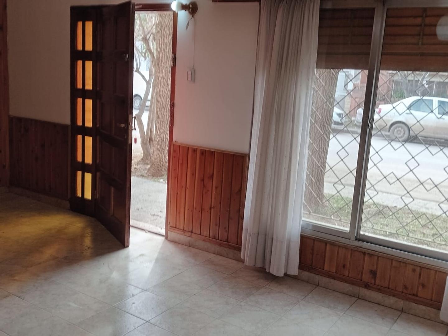 Foto de Alquiler Casa para Oficina 2 habitaciones, Neuquén, imagen 1