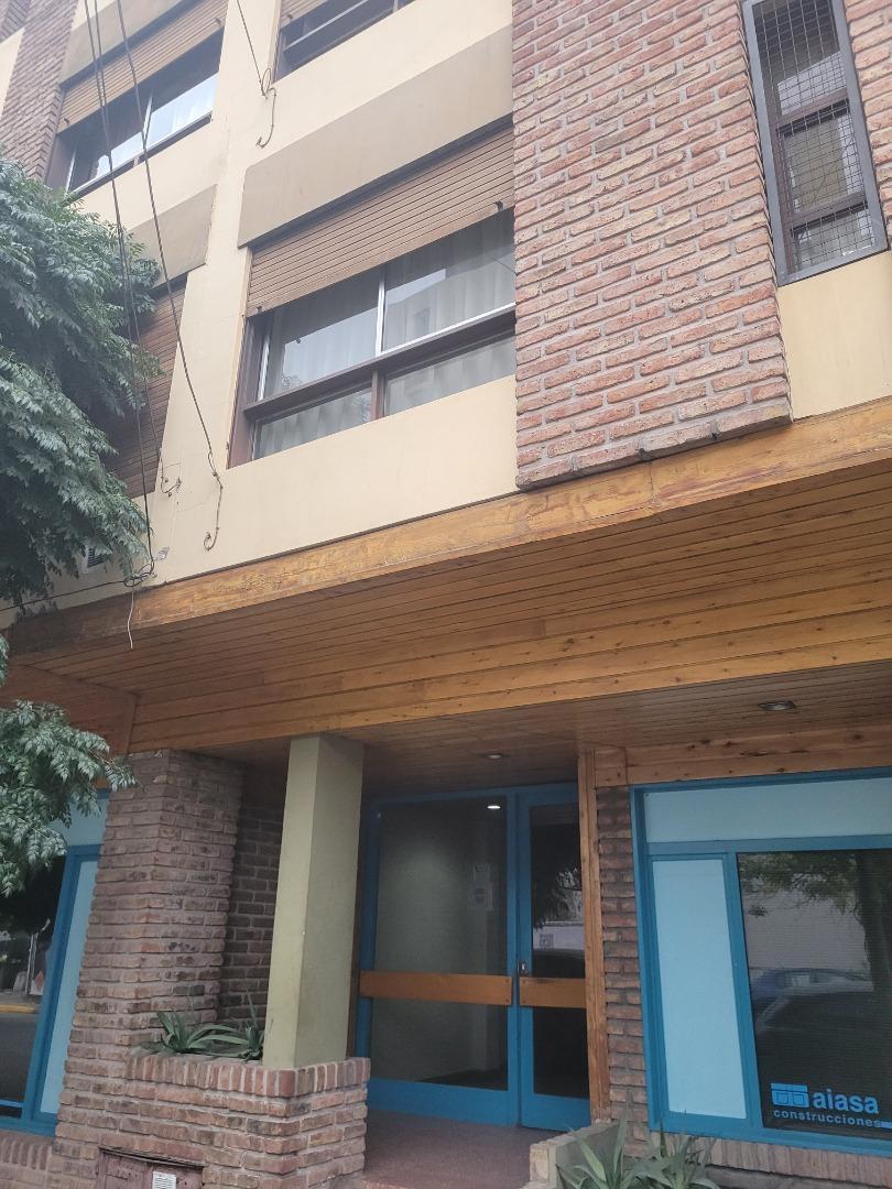 Foto de VENTA DEPTO 2 DORMITORIOS, CENTRO DE NEUQUÉN, imagen 1