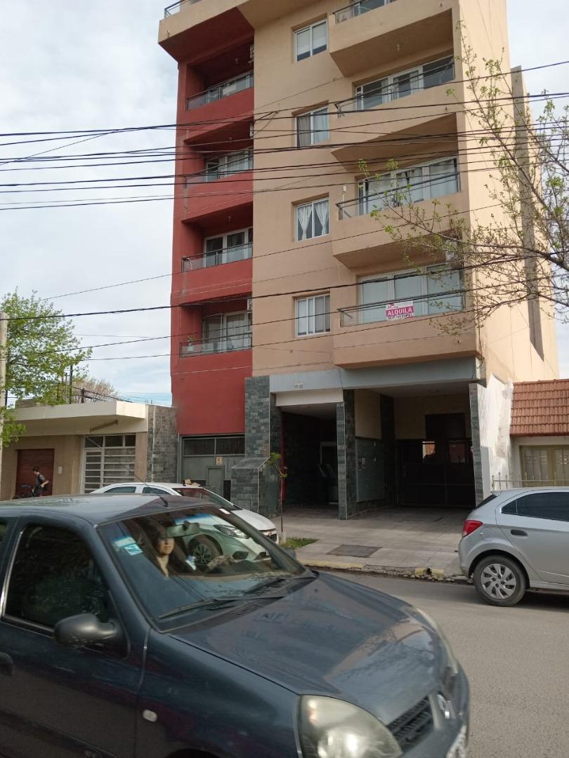 Foto de VENTA DEPARTAMENTO 1 DORM, CON COCHERA, imagen 2