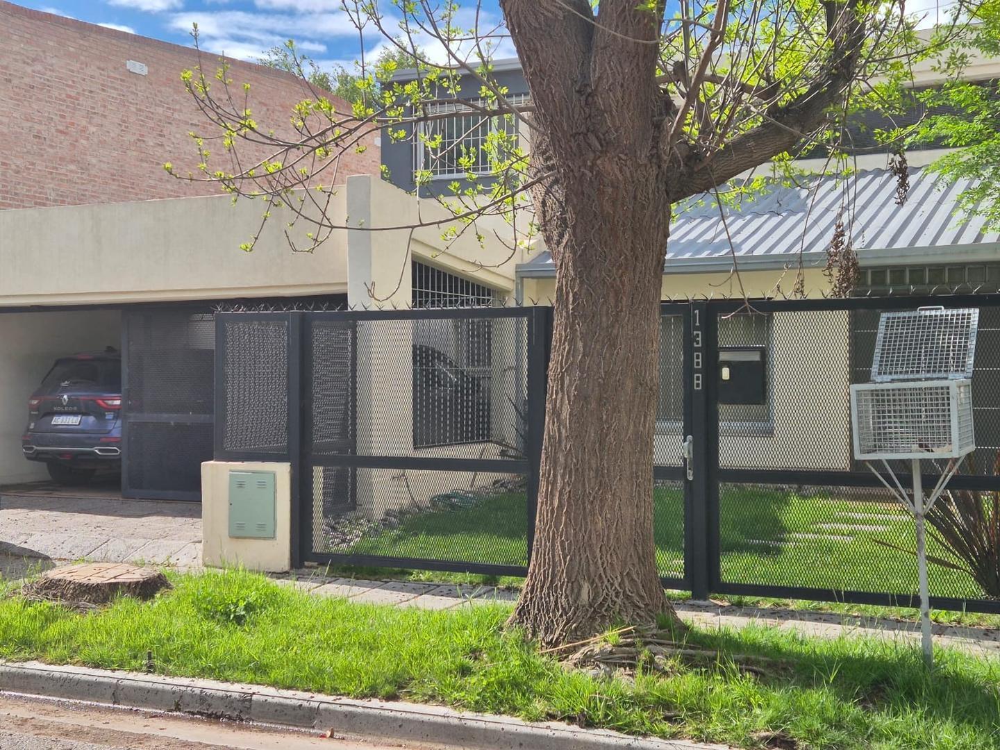 Foto de VENTA CASA DOS DORMITORIOS, BARRIO MANZANAR, CIPOLLETTI, imagen 1
