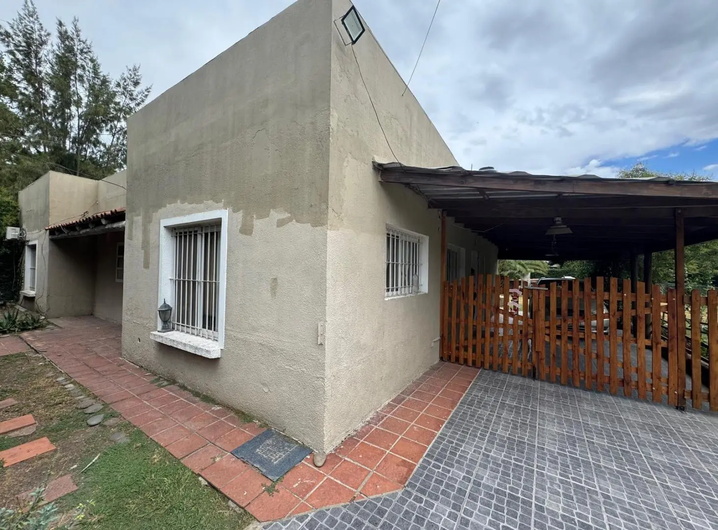 Casa mas Departamentos en Ezeiza 2