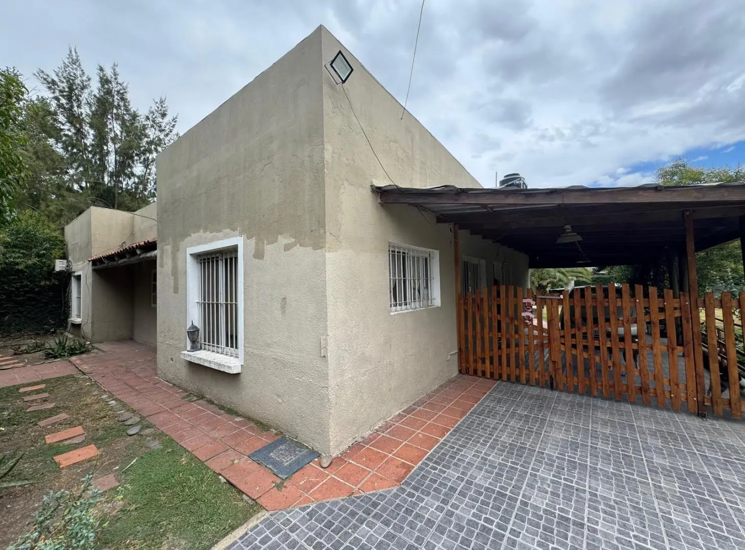 Casa mas Departamentos en Ezeiza 4