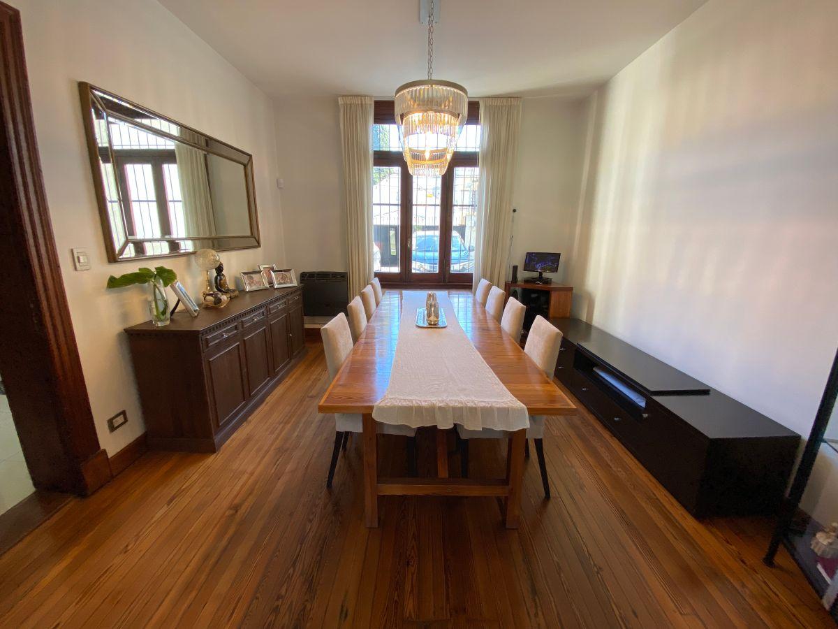 Foto de Casa en venta 4 dormitorios - 530m lote con Dependencia - Estilo ingles, imagen 3