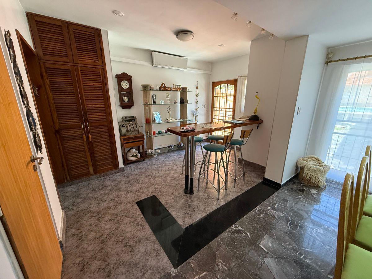 Foto de Casa en venta 3 dormitorios, piscina, quincho y playroom - Olivos, imagen 5