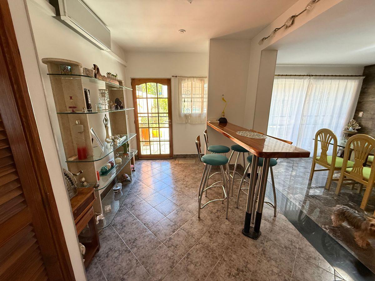 Foto de Casa en venta 3 dormitorios, piscina, quincho y playroom - Olivos, imagen 3