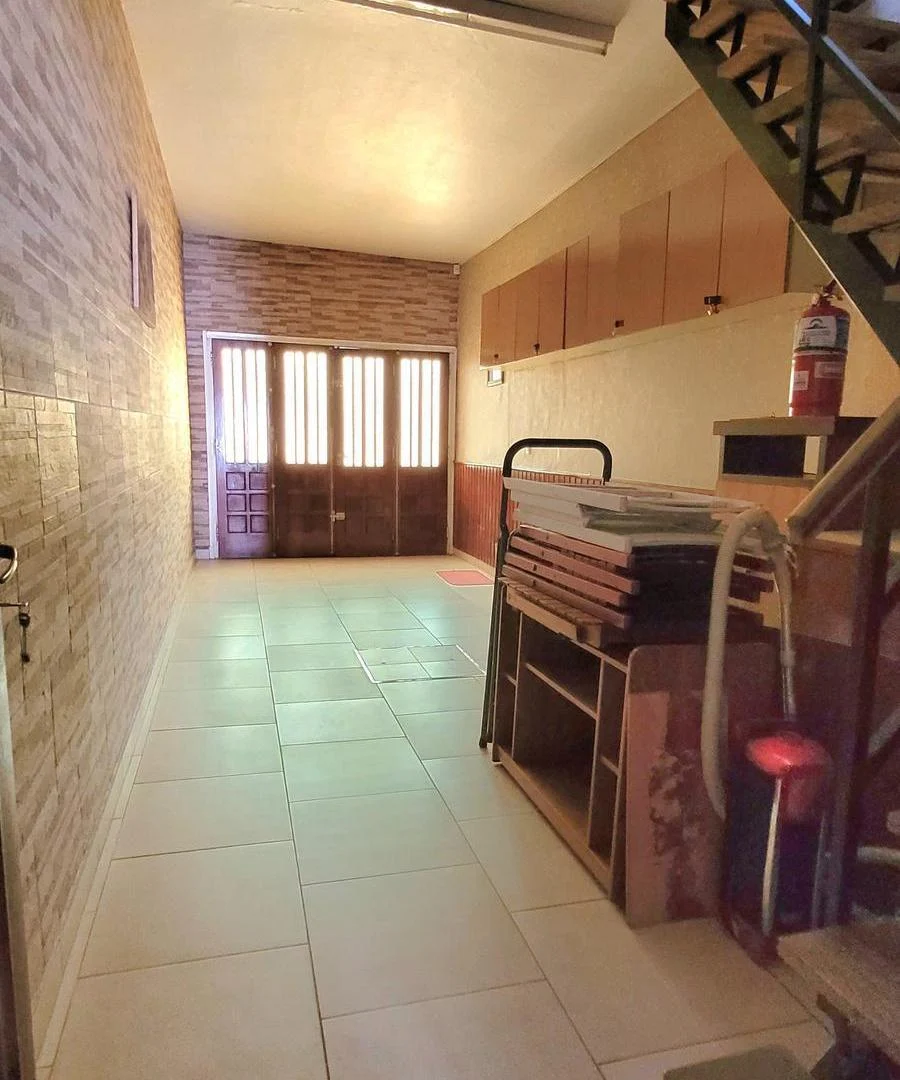 ALQUILER IMPORTANTE CHALET 4 AMBIENTES USO PROFESIONAL y/o FAMILIAR