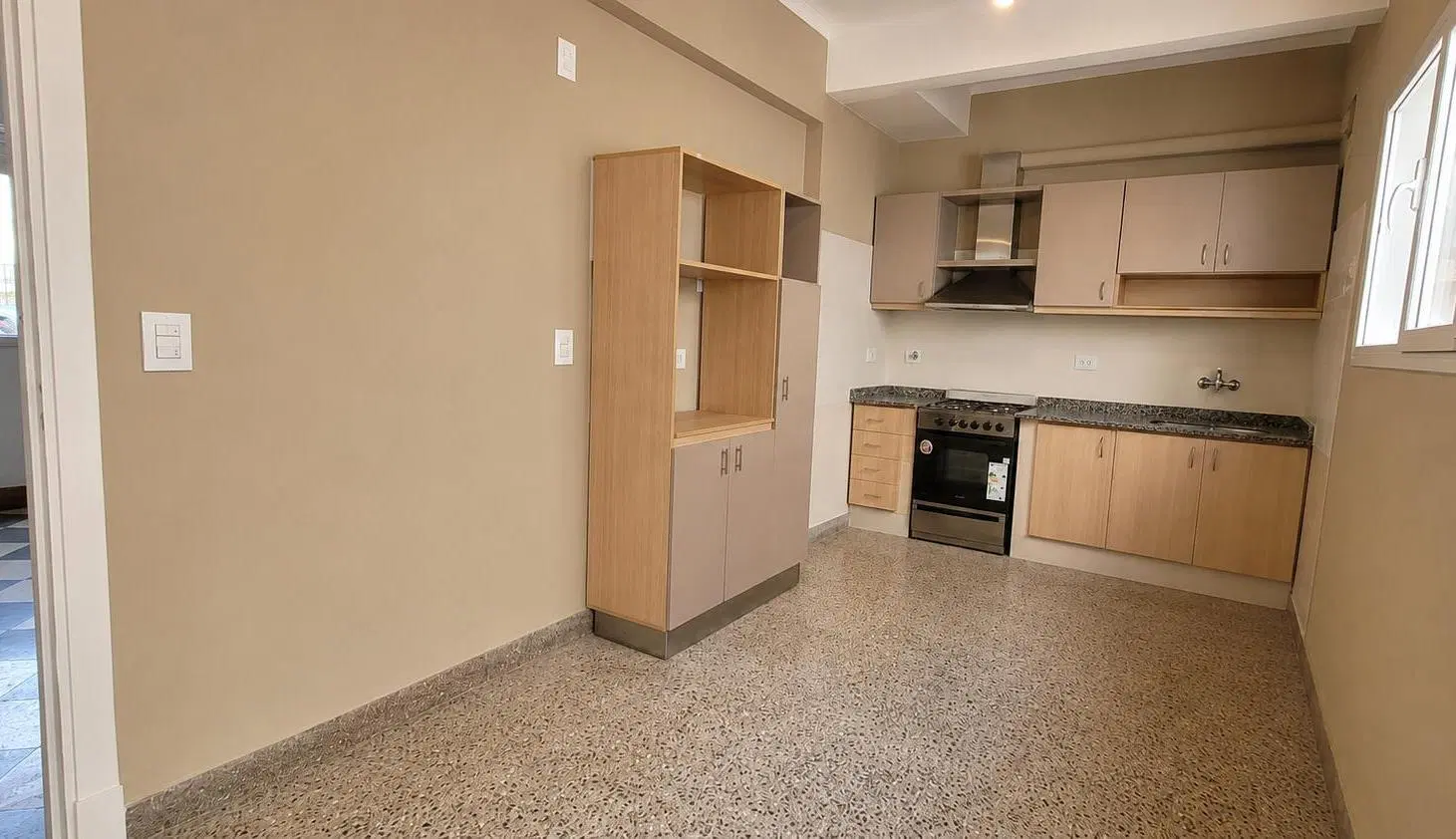 ALQUILER 24 MESES CHALET EN PH 4 AMBIENTES, GARAGE Y PATIO Bº SAN JOSE 2