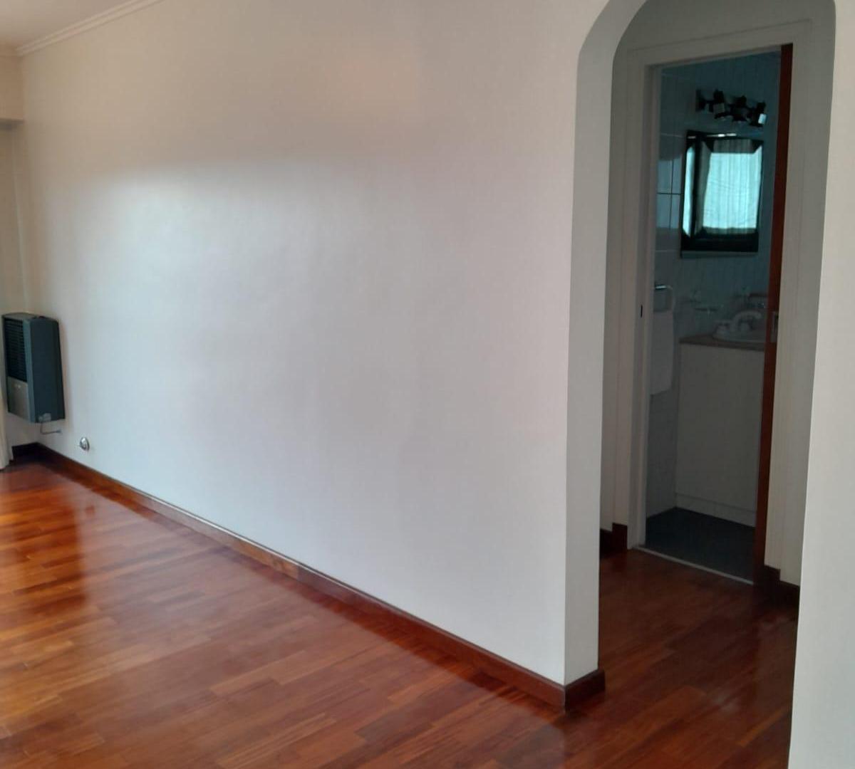 Foto de IMPECABLE DEPARTAMENTO 2 AMBIENTES CON ESPACIO DE COCHERA EN VENTA, imagen 3