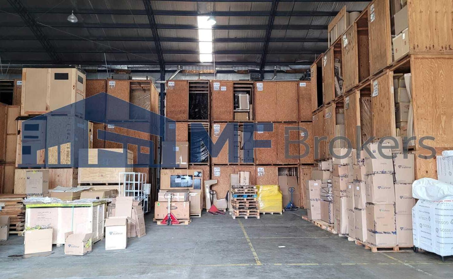 Foto de Gran predio industrial en alquiler en zona industrial, imagen 3