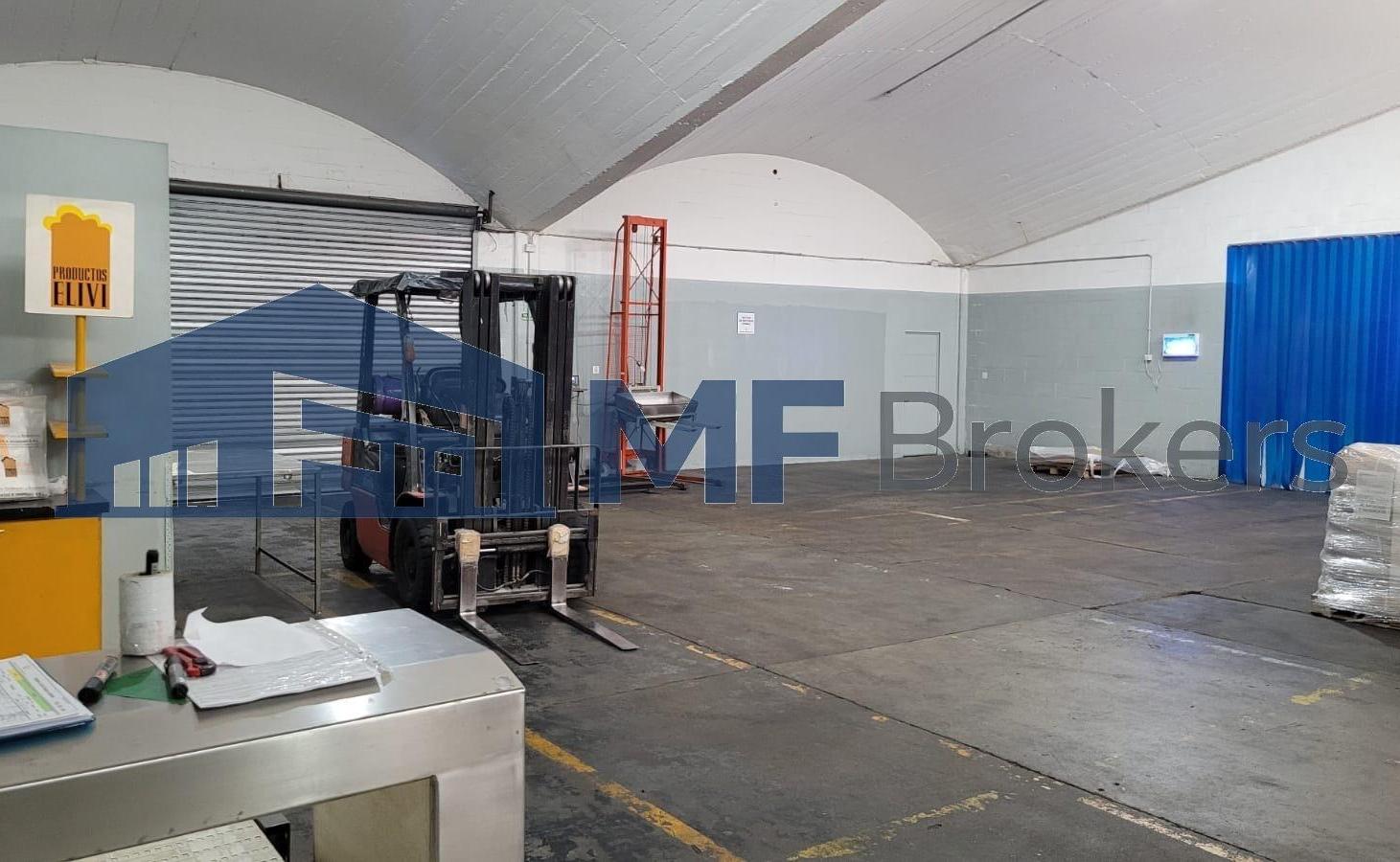 Foto de Gran predio industrial en alquiler en zona industrial, imagen 1