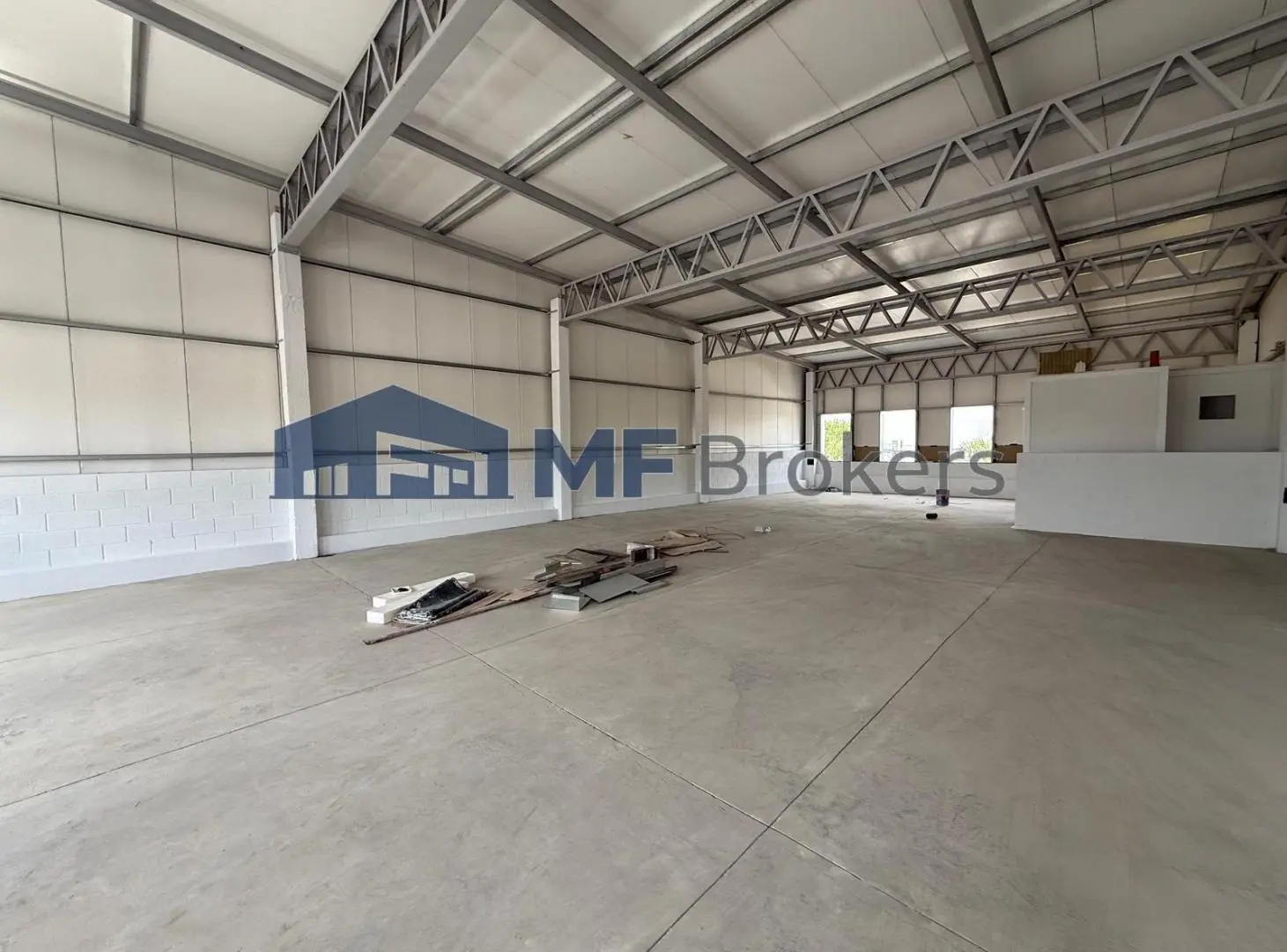 Local/Galpón industrial/comercial en alquiler 4