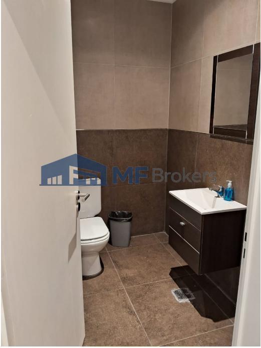 Foto de Excelente nave con sprinklers en predio cerrado seguridad 24 hs, imagen 2