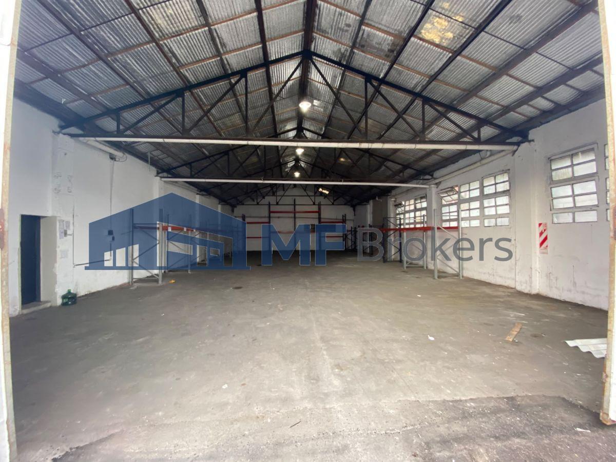 Foto de Excelente galpon 300 m2 planta libre en predio con vigilancia y playa, imagen 2