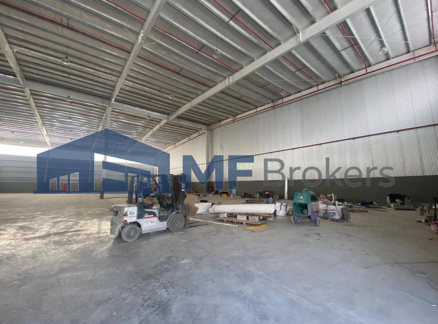Foto de Nave industrial en predio cerrado con seguridad 24hs próxima a, imagen 1