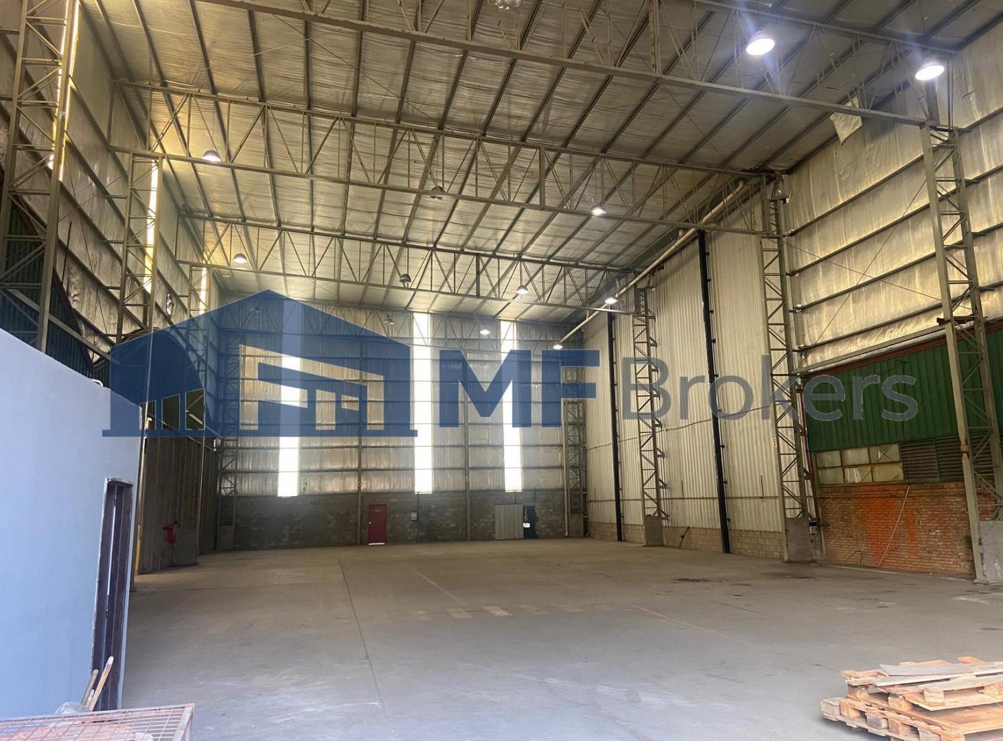 Foto de Galpón de 800 m2 cubiertos en predio industrial de Garín a mts de, imagen 3
