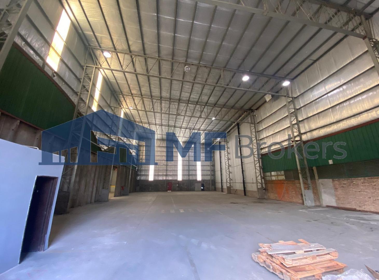 Foto de Galpón de 800 m2 cubiertos en predio industrial de Garín a mts de, imagen 4