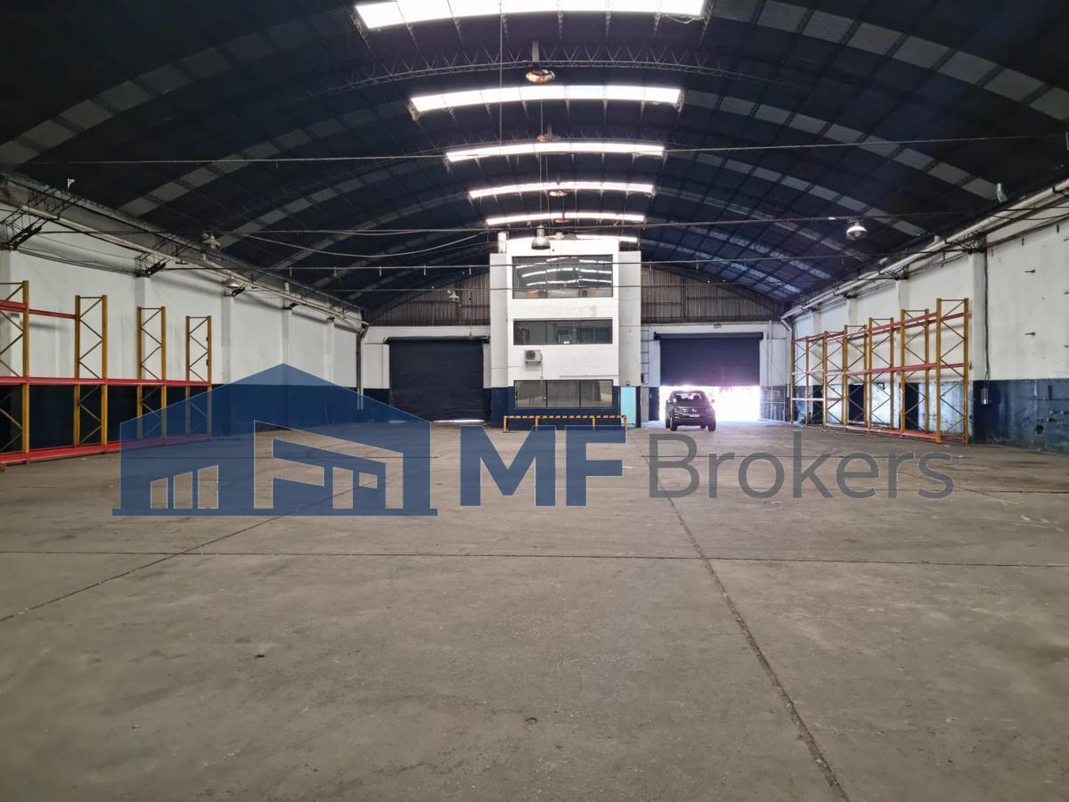 Foto de Excelente galpón en zona industrial Ballester, imagen 2