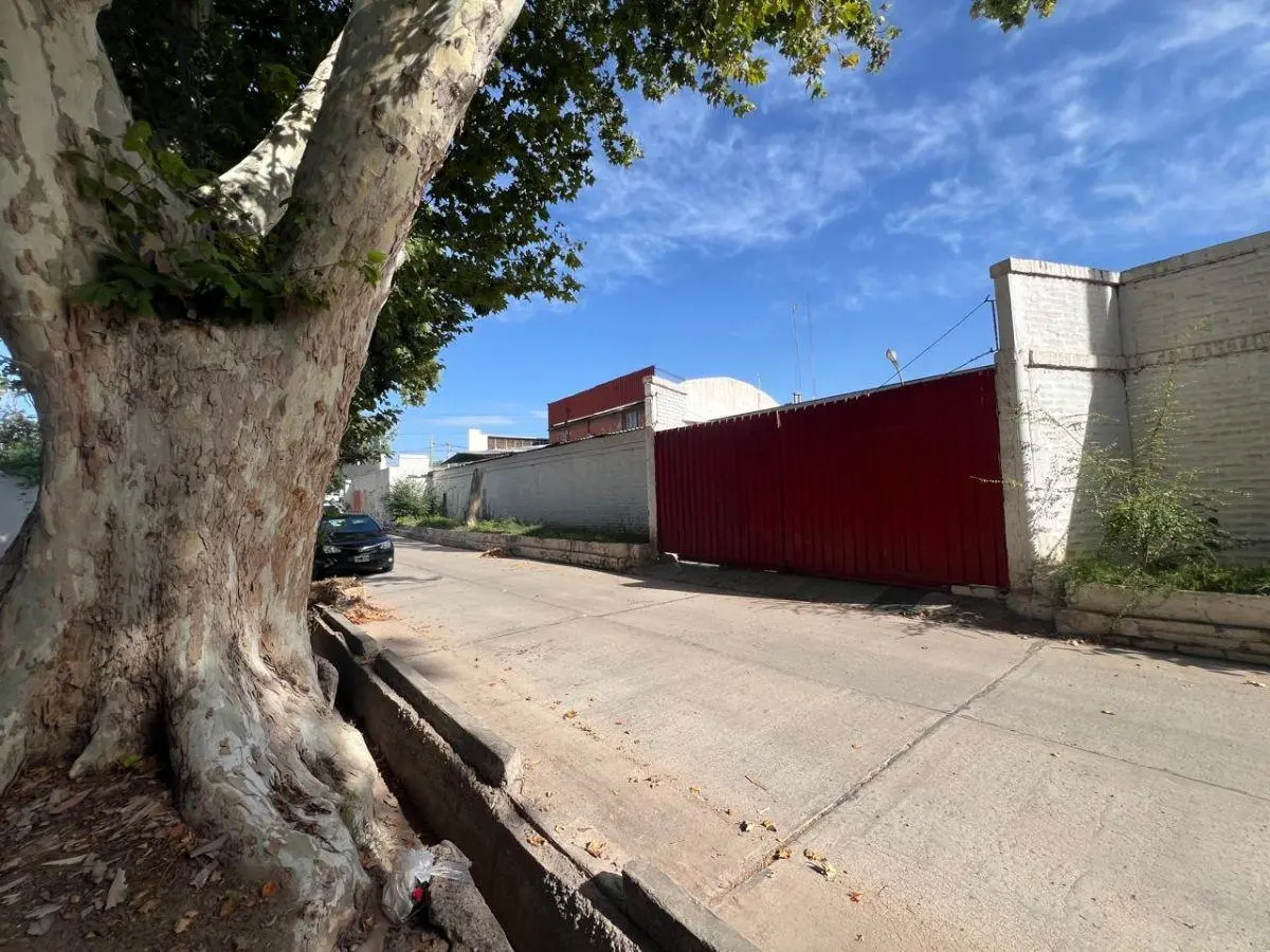Vendo Local Comercial en Las Heras 2