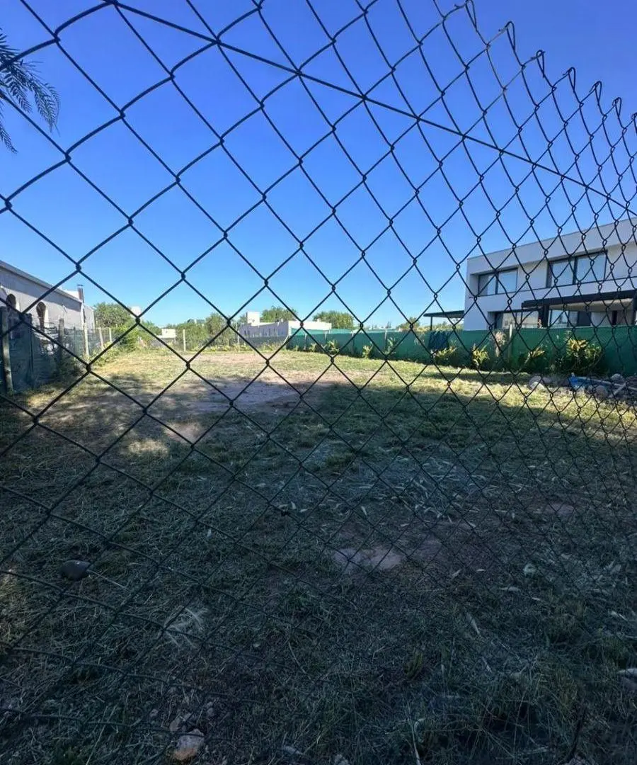 Vendo Lote en Barrio Privado Terruños de Araoz III 2