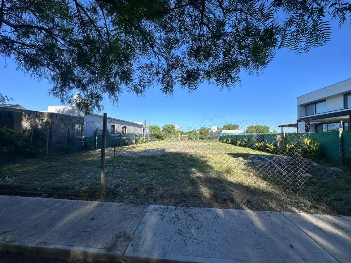 Vendo Lote en Barrio Privado Terruños de Araoz III 4