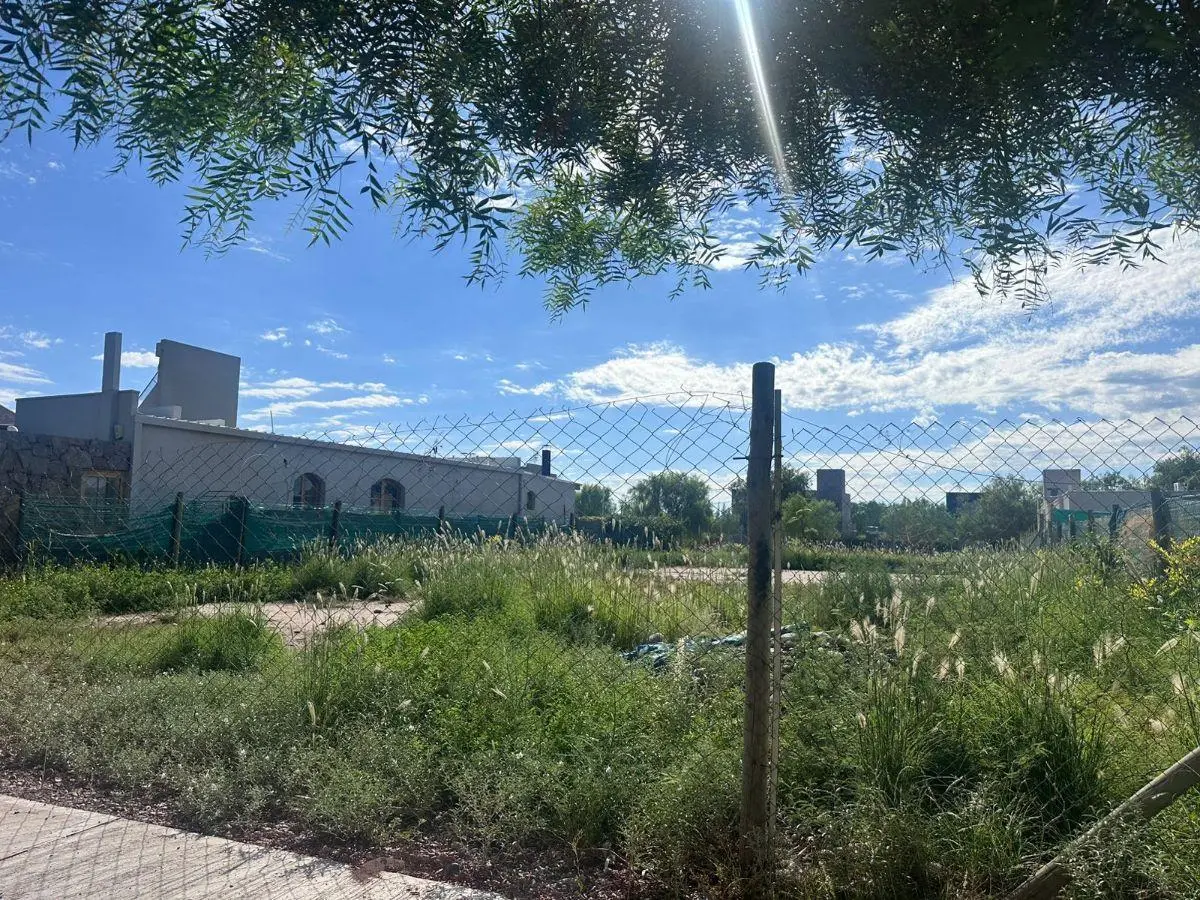 Vendo Lote en Barrio Privado Terruños de Araoz III 5