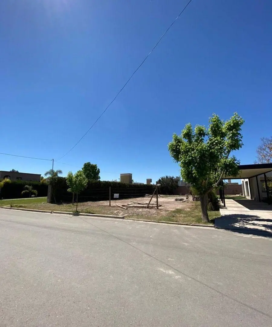 Vendo Lote en Barrio Privado Virgen de las Nieves 4