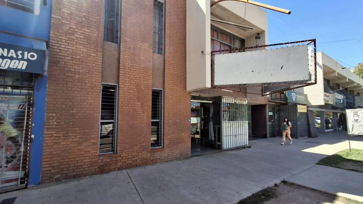 Vendo Locales Comerciales y Departamentos en Rodeo de la Cruz 1