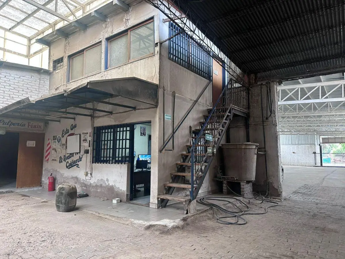 Alquilo y/o Vendo Galpón en Las Heras 3