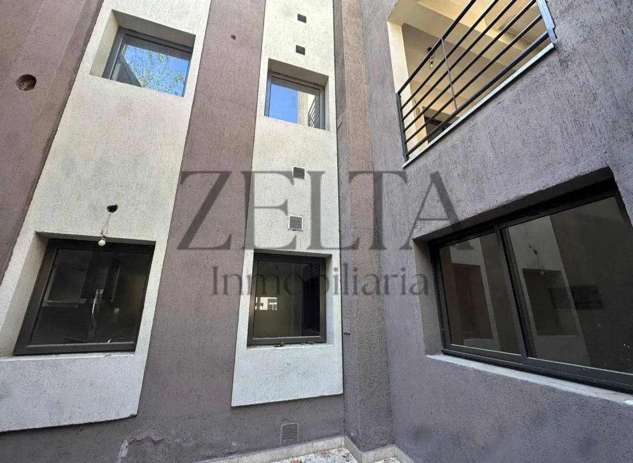 Vendo Complejo de 3 Departamentos en Ciudad 3