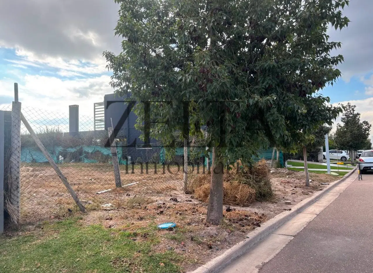 Vendo Lote en Barrio Las Cortaderas I, Guaymallén 2