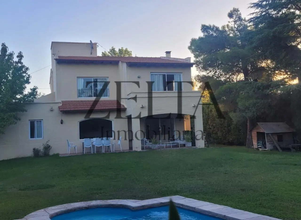 Vendo Casa en Barrio las Candelas I, en Chacras de Coria 3