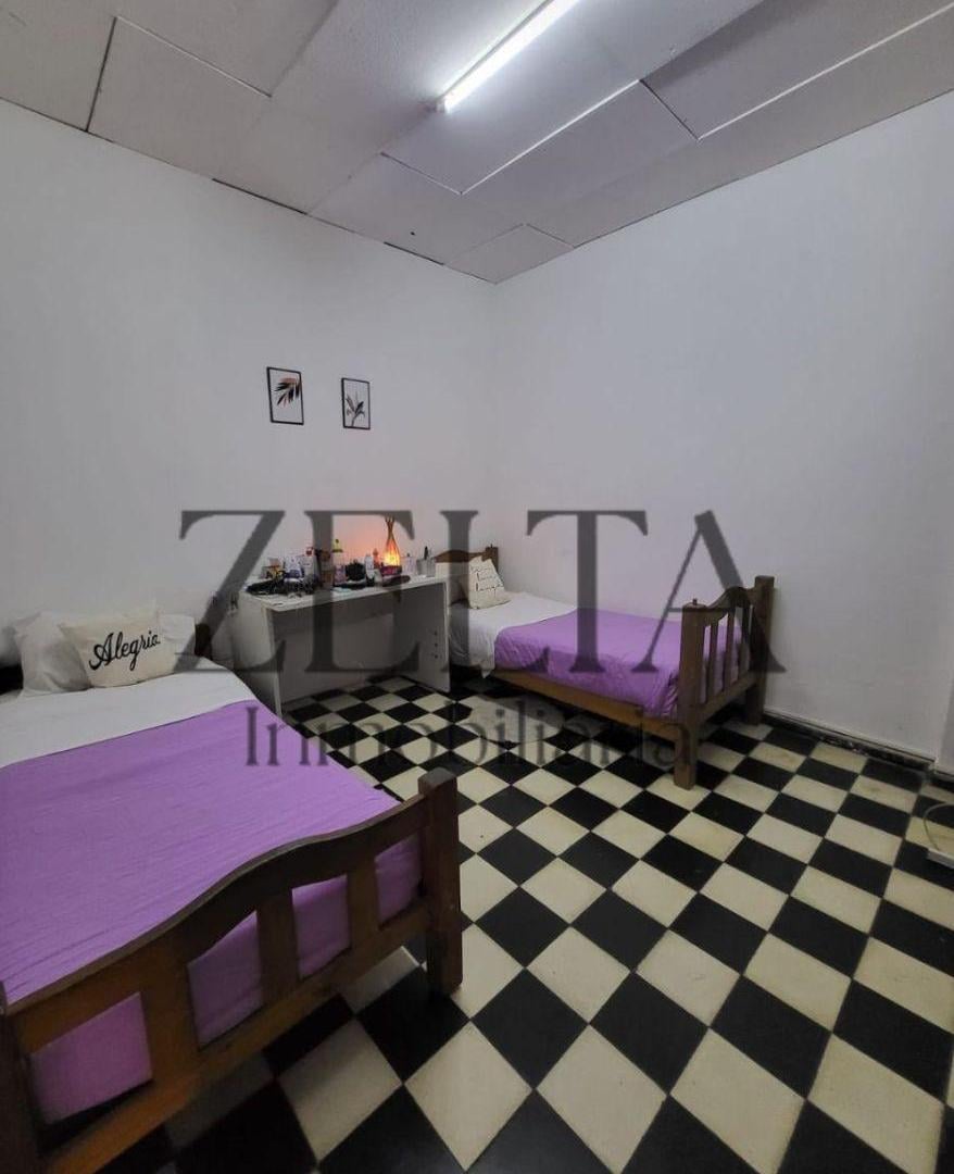 Foto de Vendo Terreno con Casa a Reciclar en Quinta Sección, Ciudad de Mendoza, imagen 4