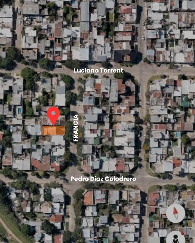 Lote con construccion — Calle Francia 4651. Excelente oportunidad para vivienda o inversion. 5