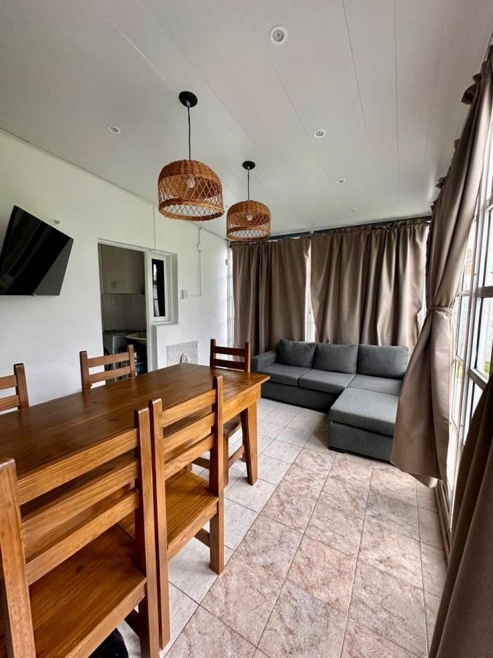 Foto de CASA EN VENTA - BARRIO MAYORAZ - PJE HUDSON 6228, imagen 2