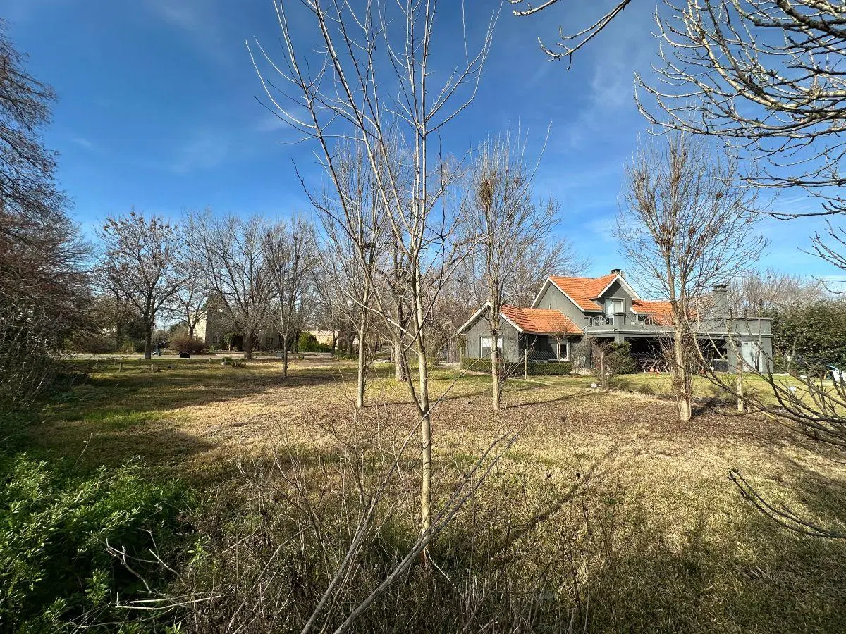 Terreno de 1020 m² en venta en San Francisco 4